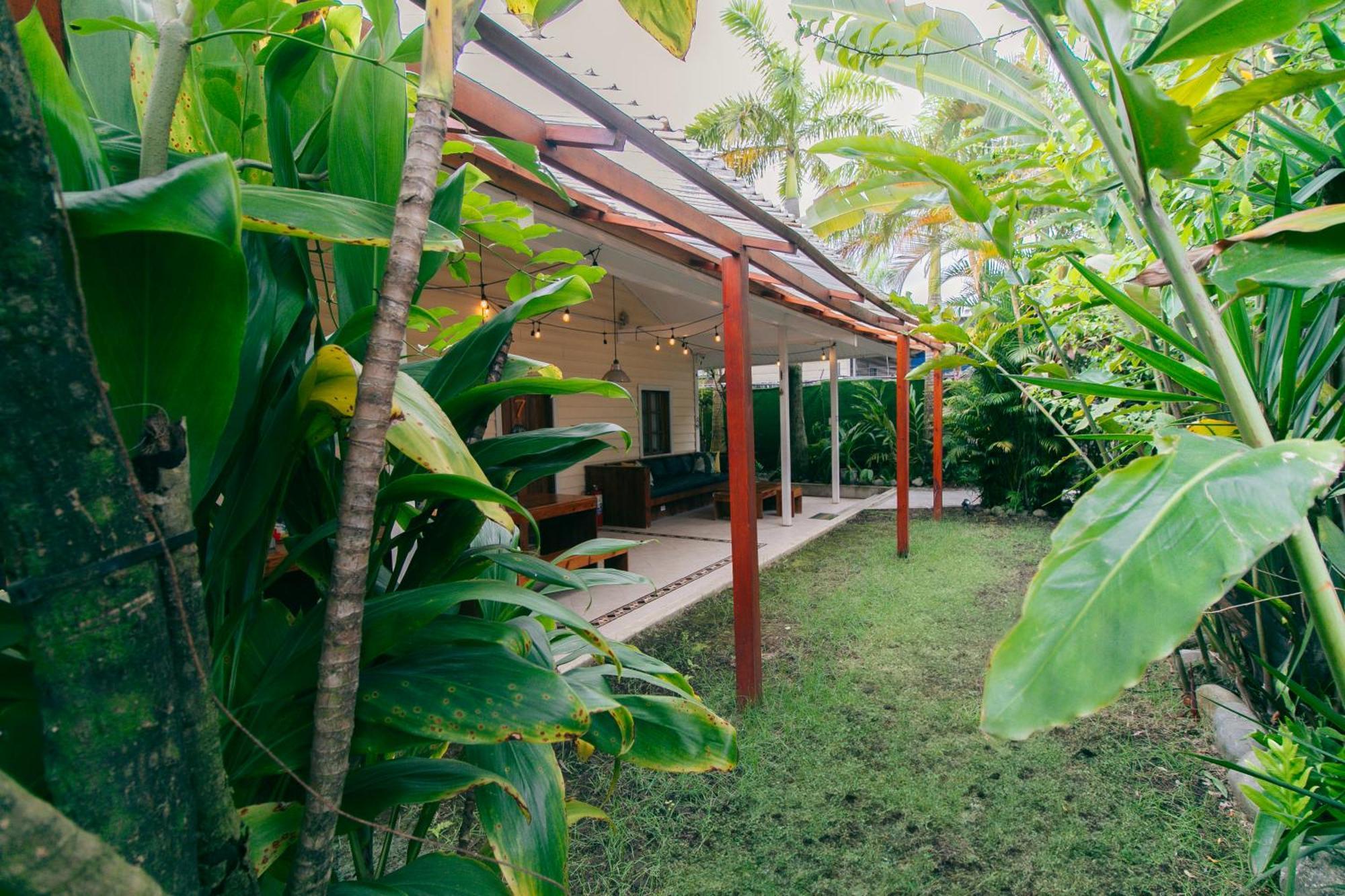 Pineapple House Hotel Bocas del Toro Exterior photo